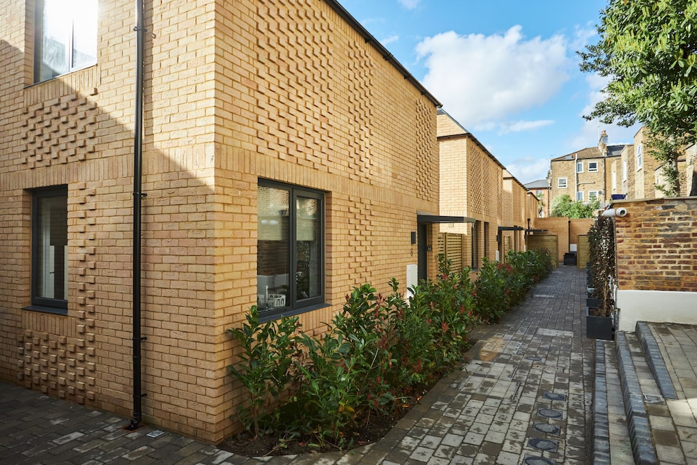 Hammersmith Mews by Viridian Apartments