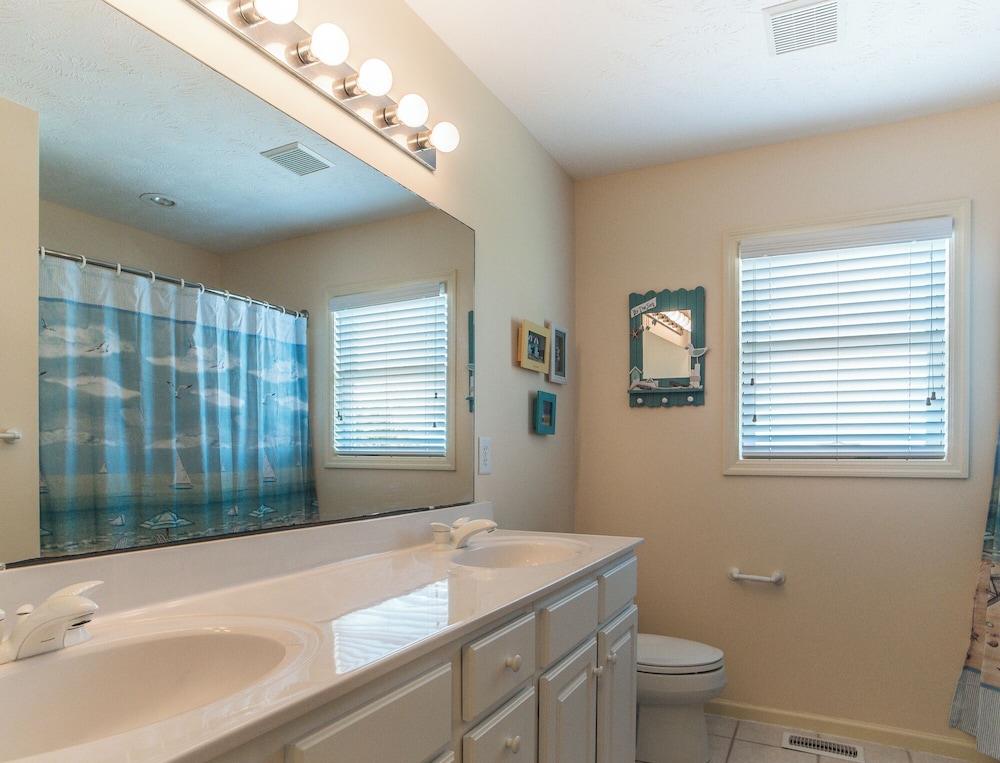 Twin Palms by Topsail Realty