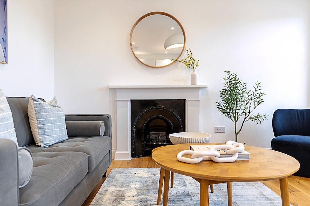 Upscale & Serene Getaway - Prime Chelsea Location!