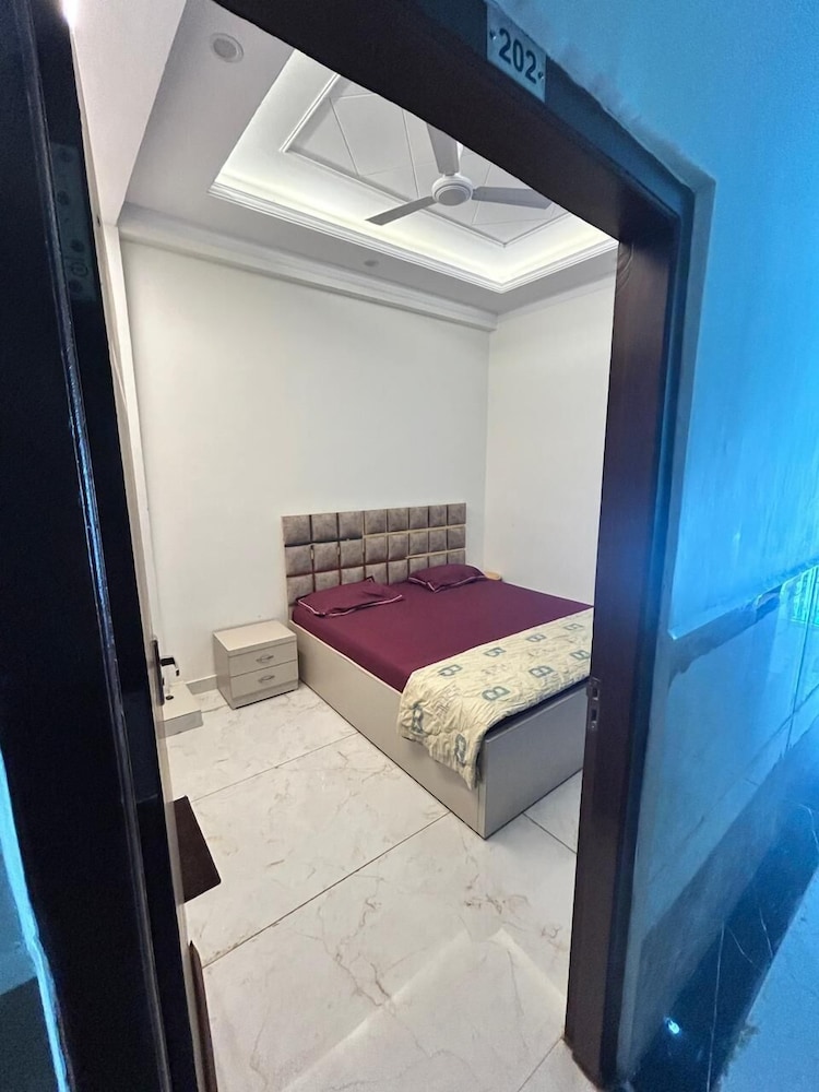 Hotel Lush by Ravindra