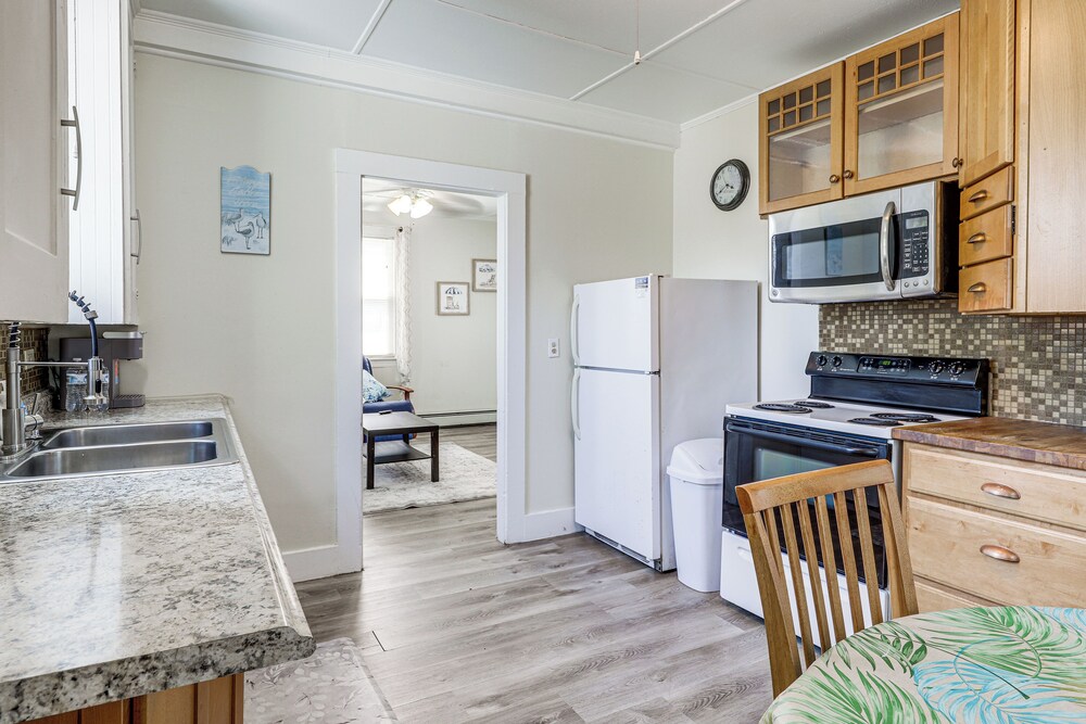 Walk to Pier & Ocean: Apt in Old Orchard Beach!