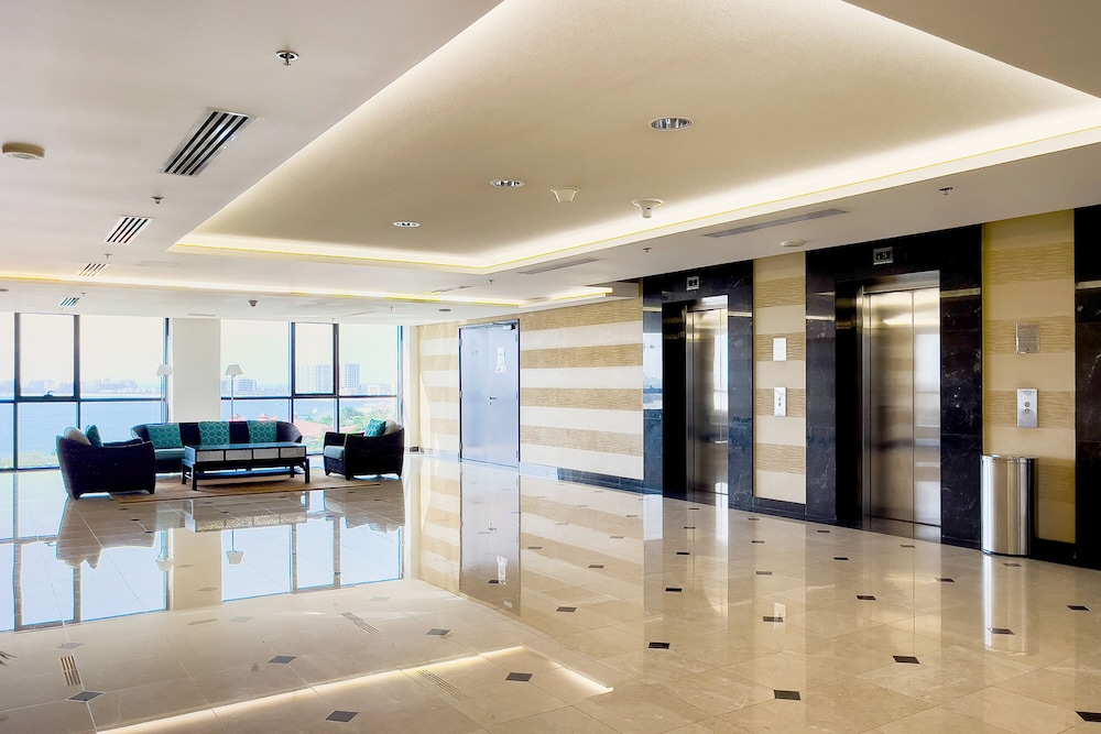 Exotic Apartments at Royal Amwaj