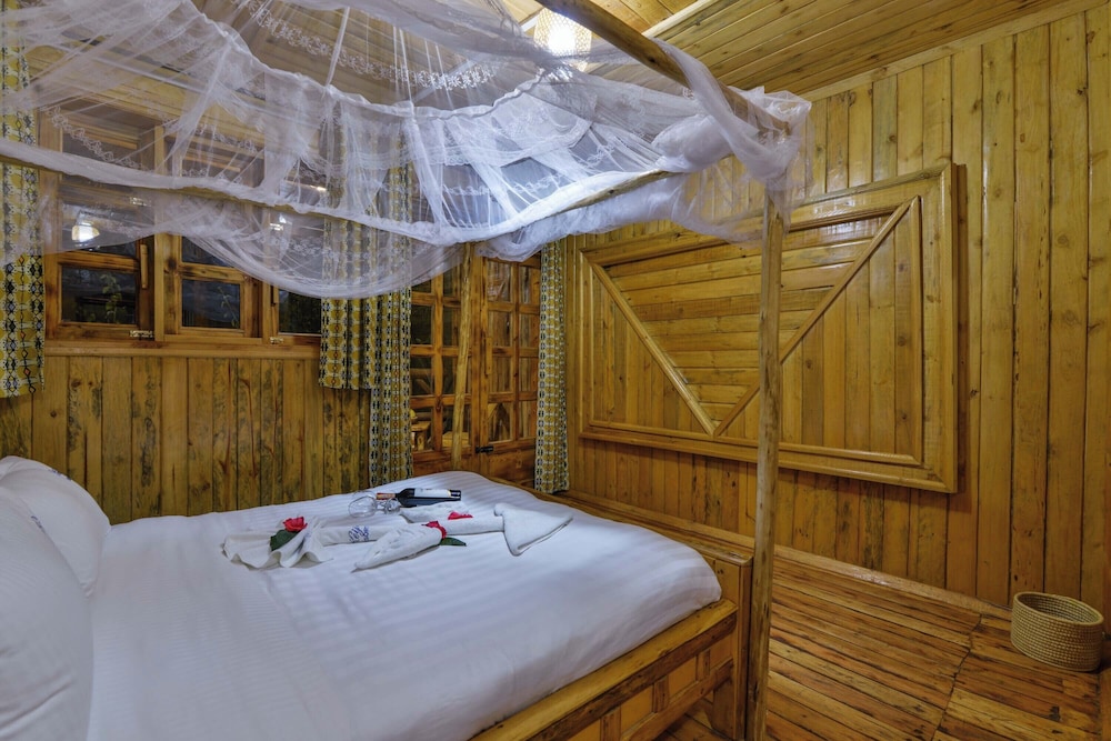 Keije Resort Bunyonyi