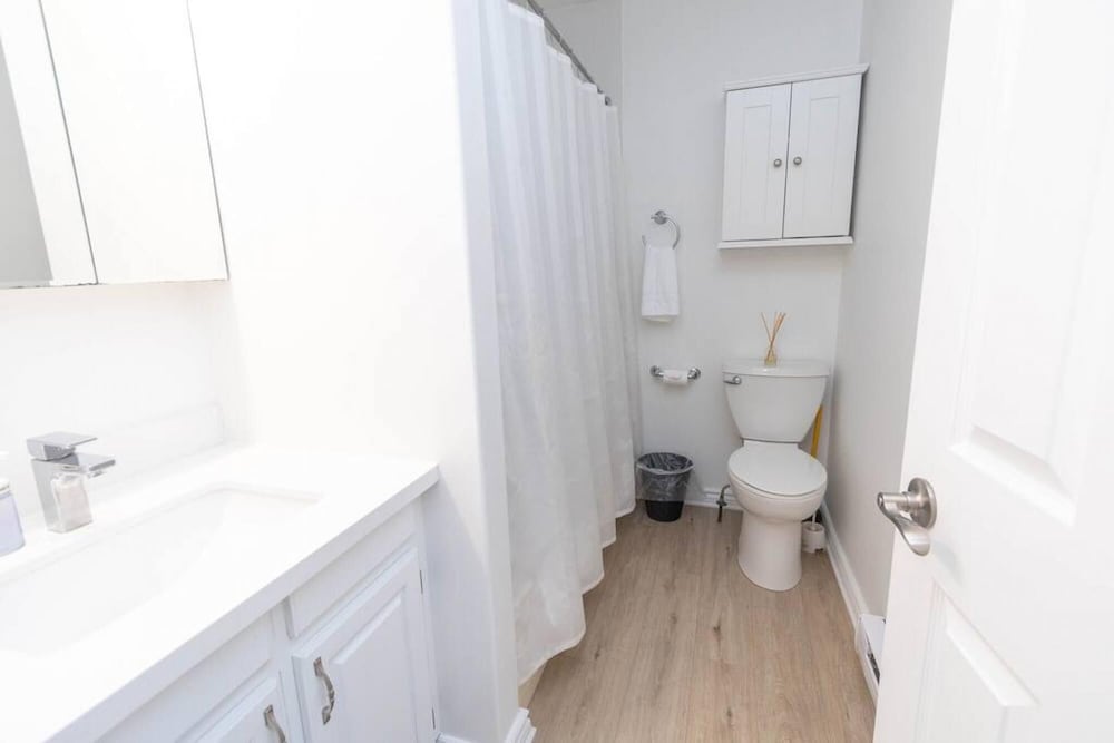 The Porch - In Wellington Perfect Spot to Relax - Image 4