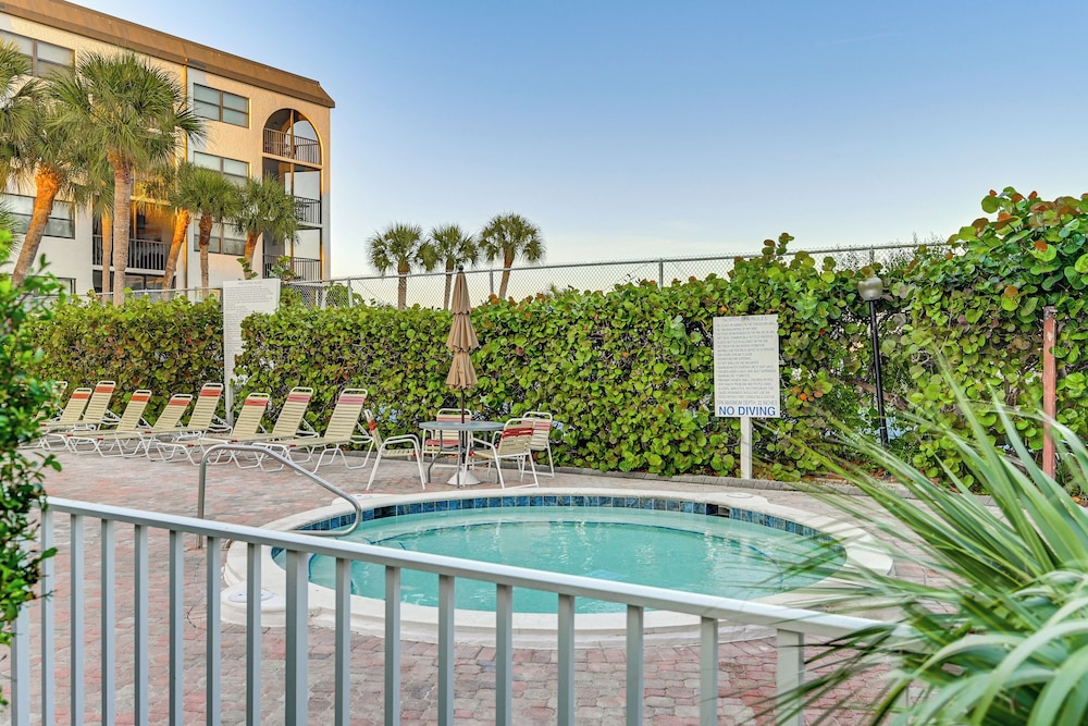 Oceanside Marco Island Retreat: Pool & Tennis!