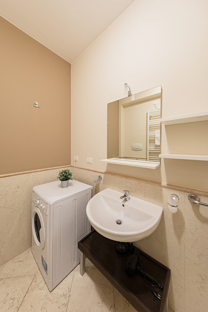 Residenza Miralago - 16 Domitilla - Locazione BK