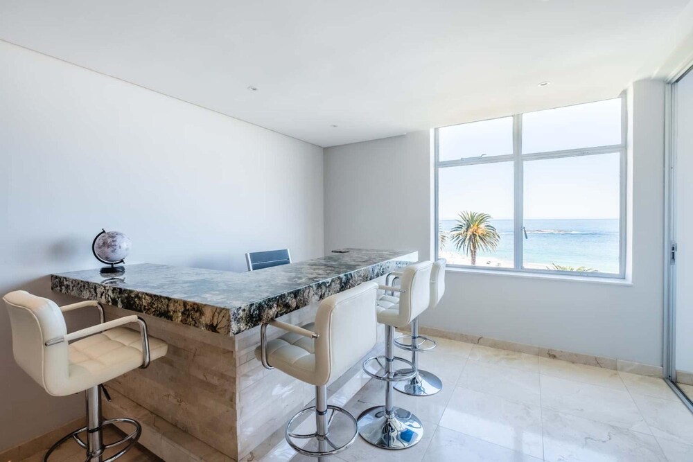 Ocean View Camps Bay 3bed Apt Beach Vistas