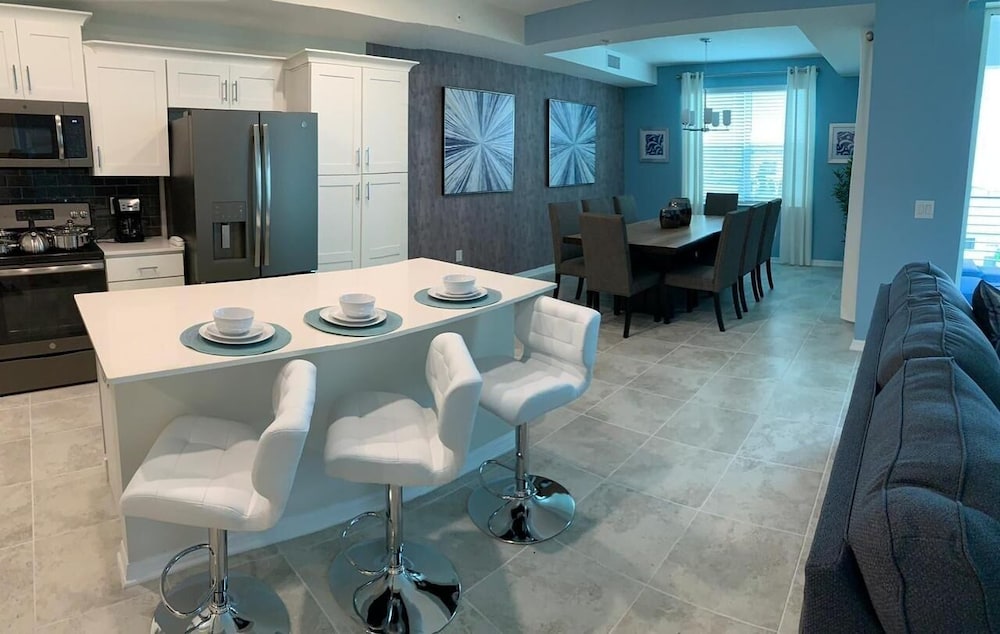 To Infinity And Beyond Storey Lake Resort By Shine Villas 2 Bedroom Condo