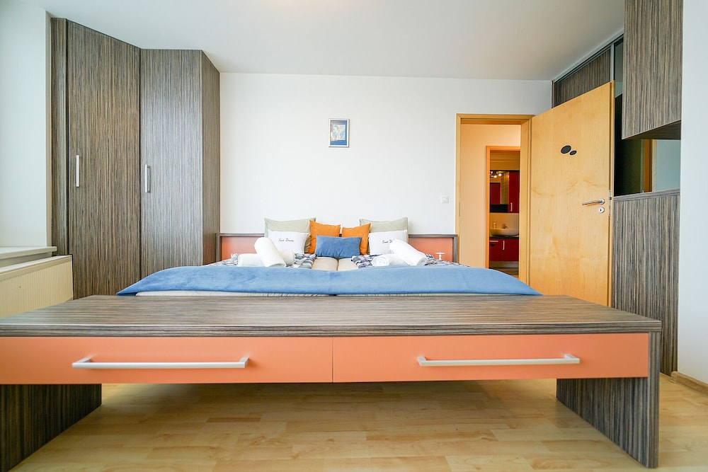 Slavic Spacious Apartment by CHORS view 3