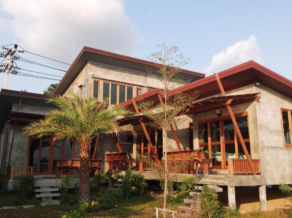 Phangan Palm Beach Resort