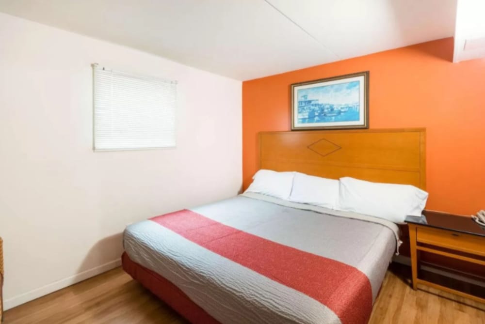 Flamingo Motel