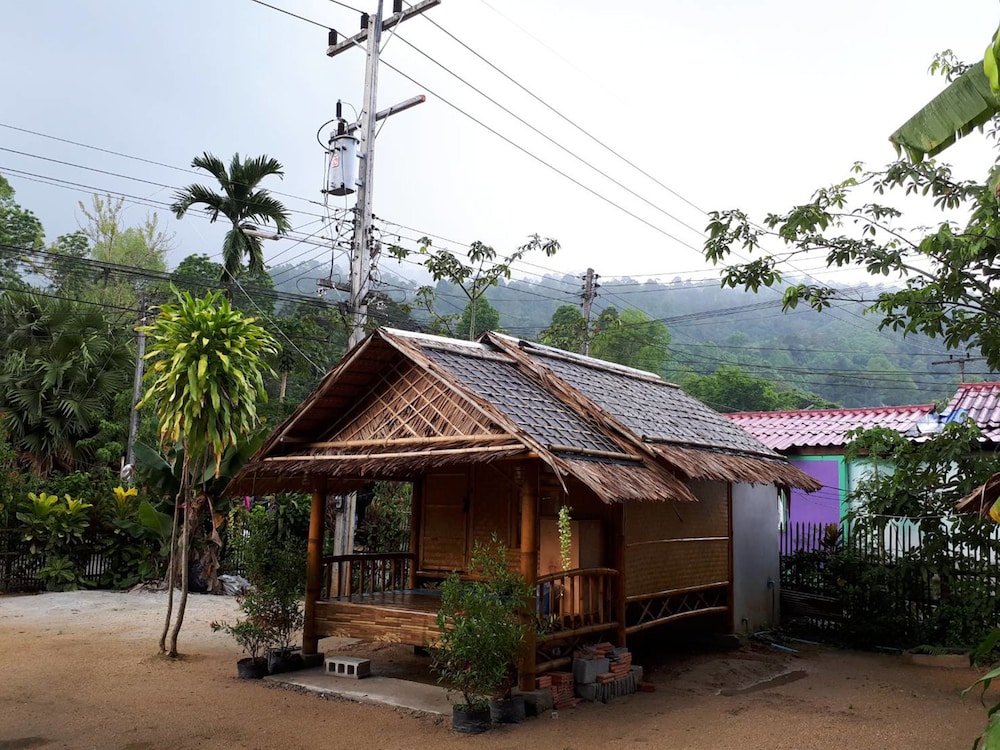 Khanum Songpeenong