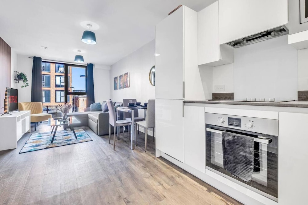 Charming Deritend Apartment With Full Access for Wheelchairs