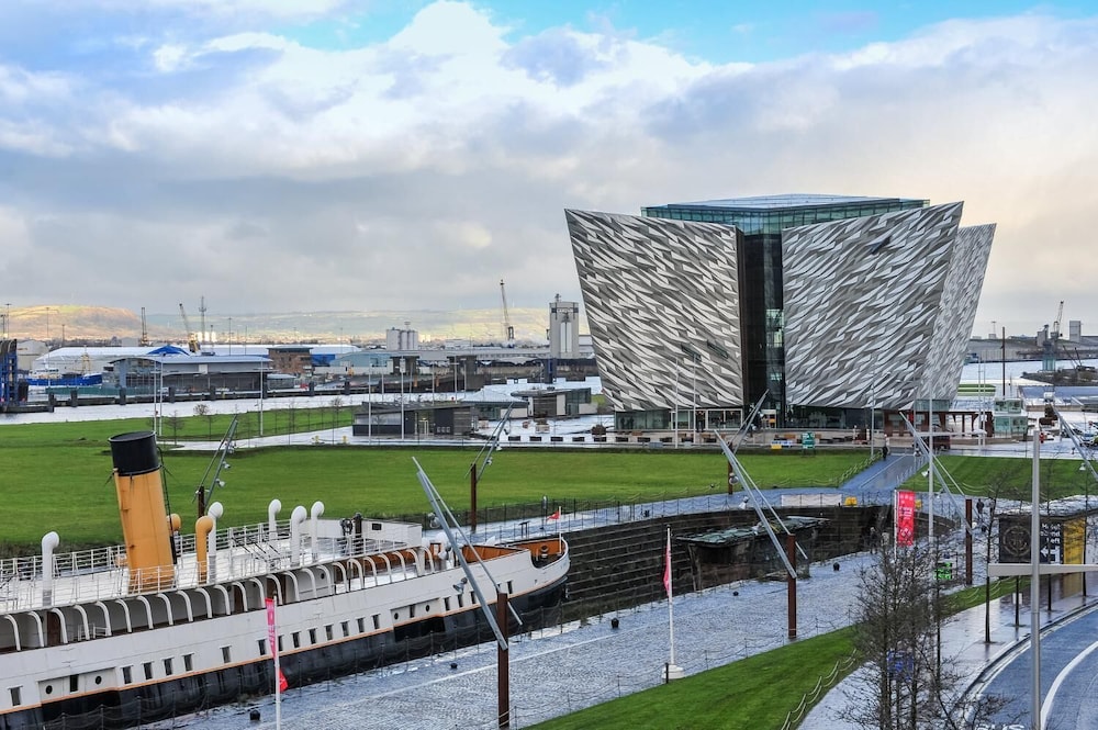 Dream Apartments - Titanic Arc