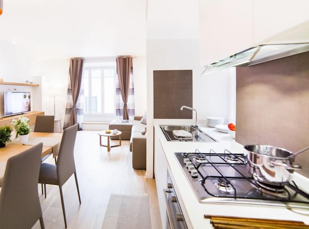 Grand Master Suites