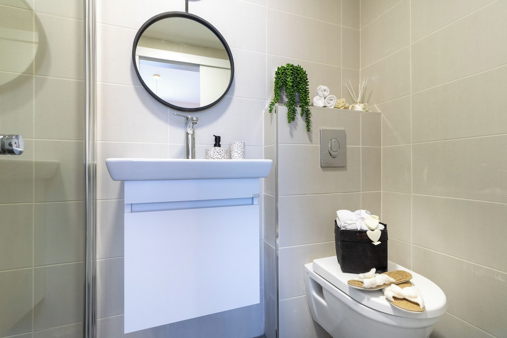 King David Court - Isrentals
