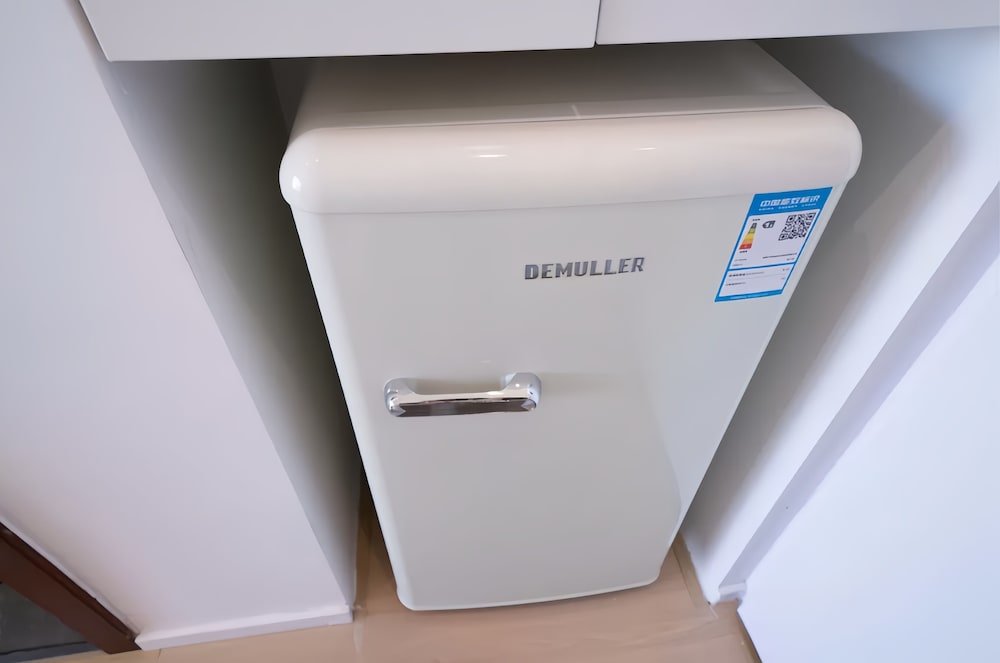Shanghai Hills & Fan Stay