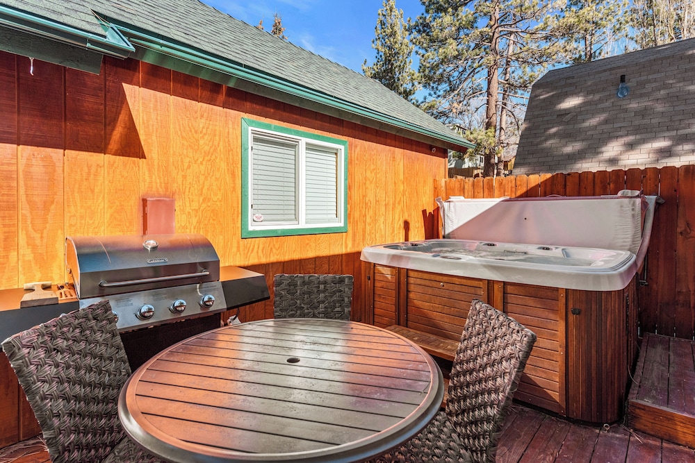 Blue Jay Chalet