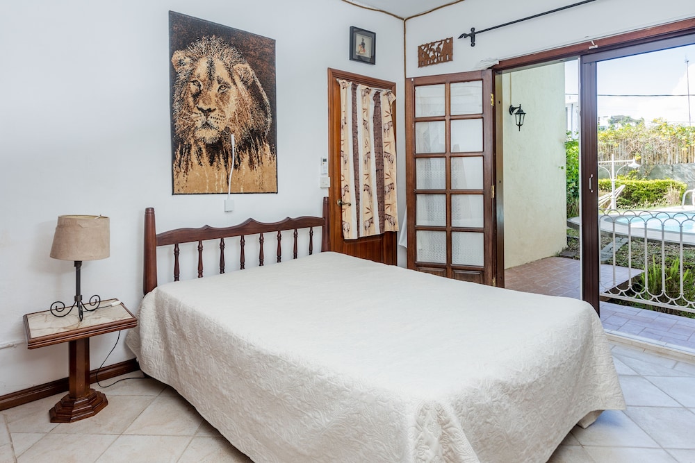 Villa with Heated Pool photo 4