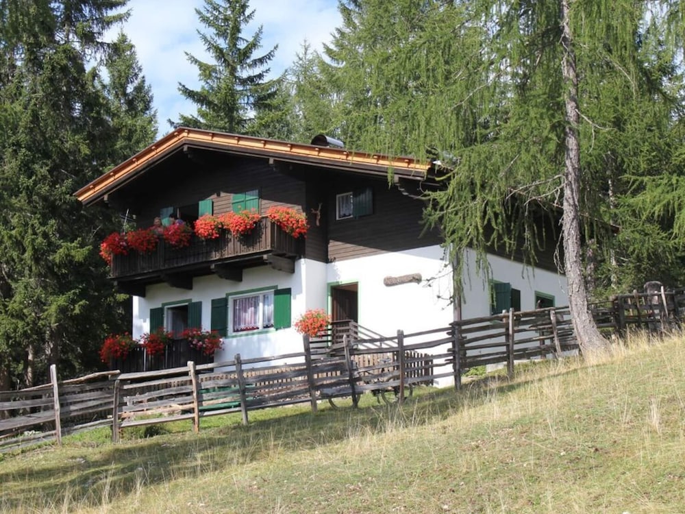 Weiss Comfortable Holiday Residence view 5