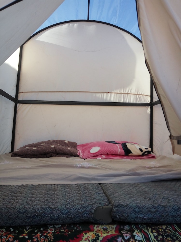 Al sultan bedouin camp view 4