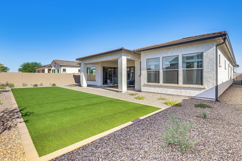 Getaway w/ Fenced Yard: 4 Mi to Phoenix Raceway