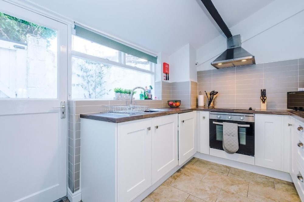 64 Handbridge