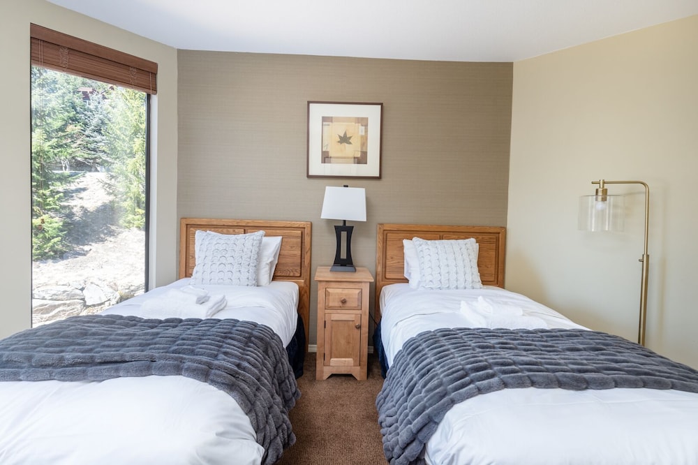 3217 Blueberry 208 - Image 4