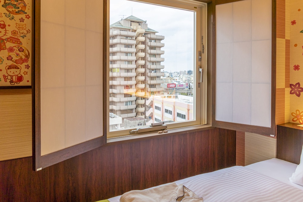 HOTEL OKINAWA WITH SANRIO CHARACTERS 58