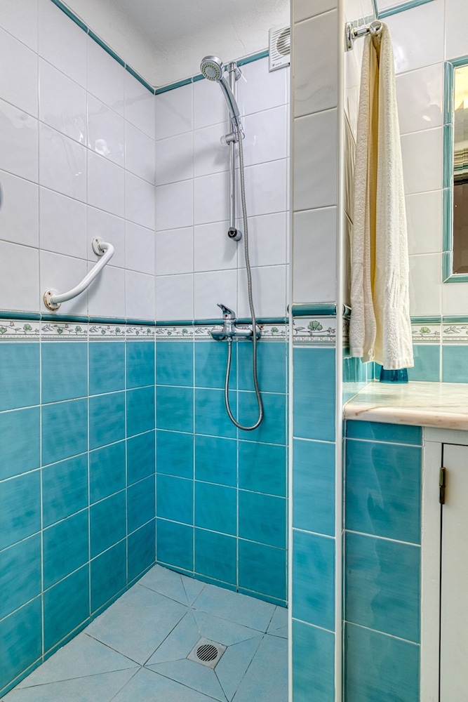 14B Quinta do Paraiso Amazing House Located in t