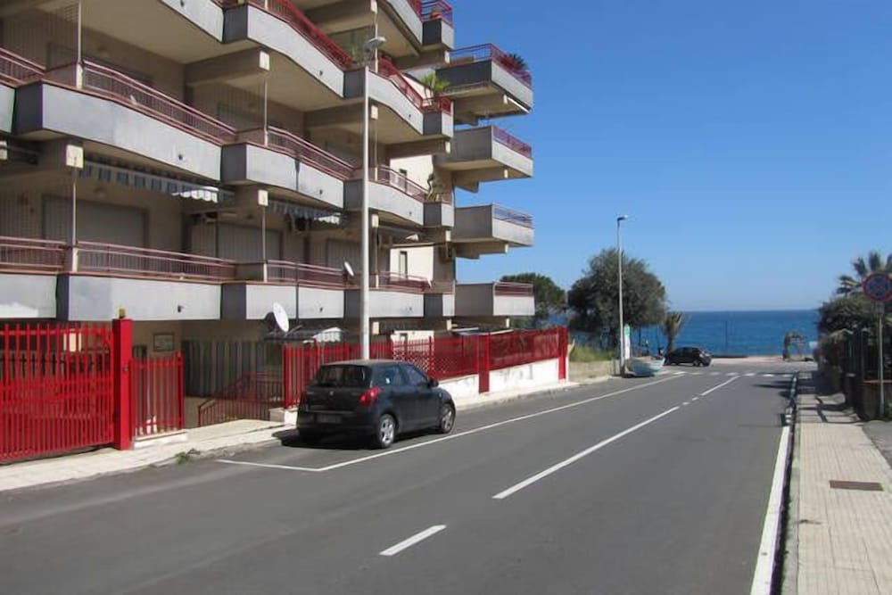 Come In Sicily - Beachfront Sant'Alessio