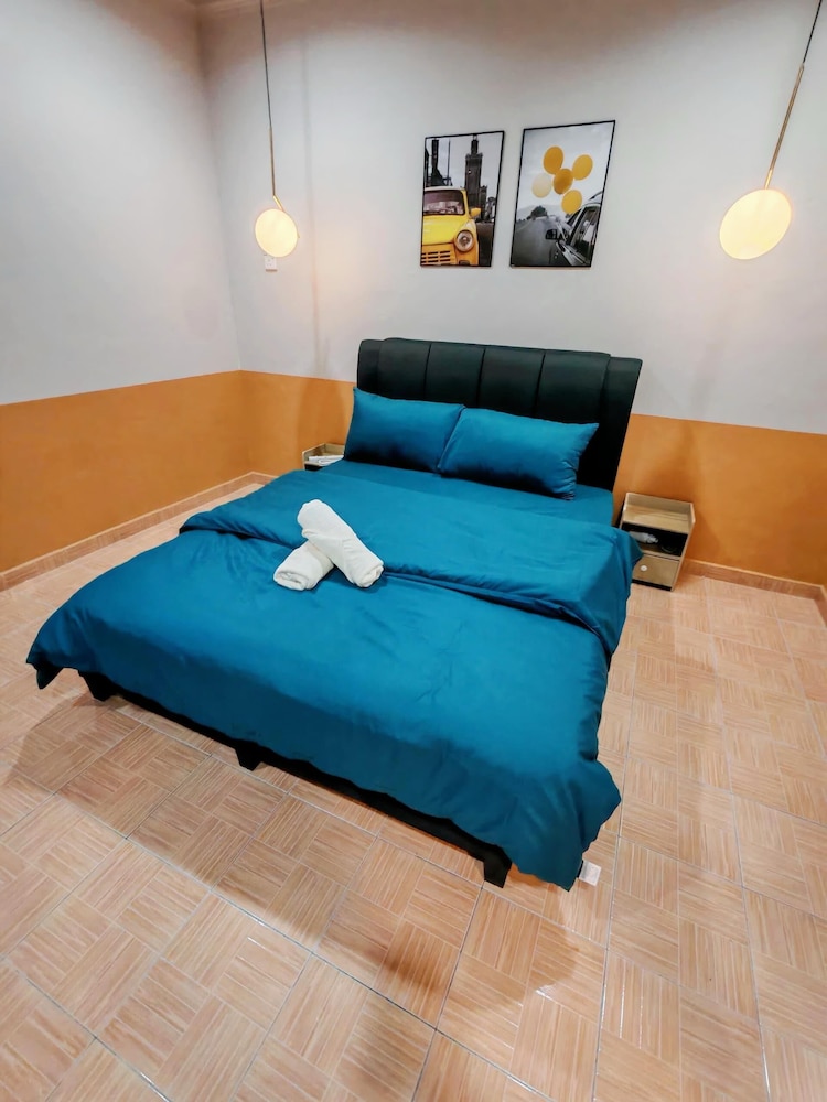 Comfy Tok Sira Home Kuantan 5 BR