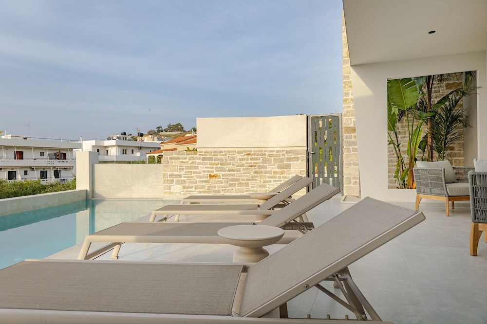 Bella Casa - Newly Built Designer Villa