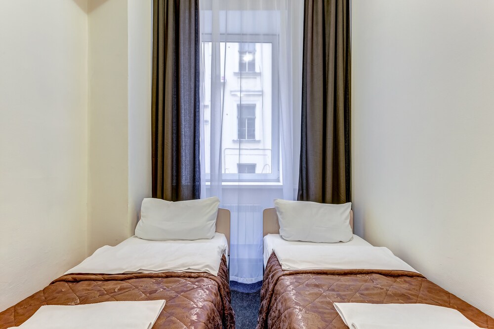 SuperHostel on Nevsky 130