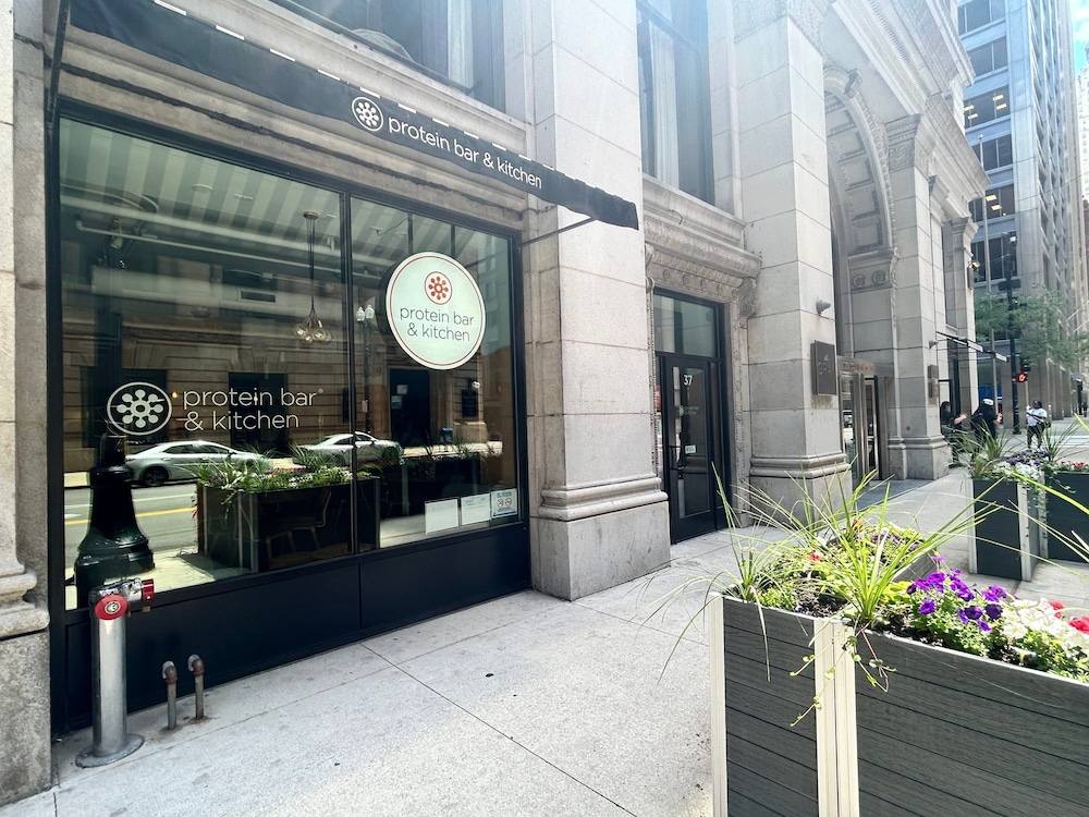 Downtown 2BR Unique Amenities Ideal for Tourism