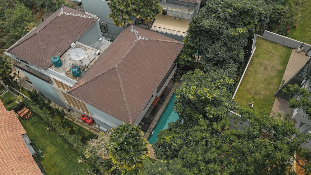 Oyama City View 4BR Villa with a Heated Pool