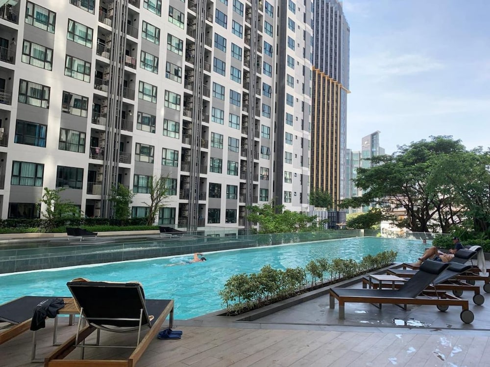 Best Pool With 360 View of Pattaya & Best Location