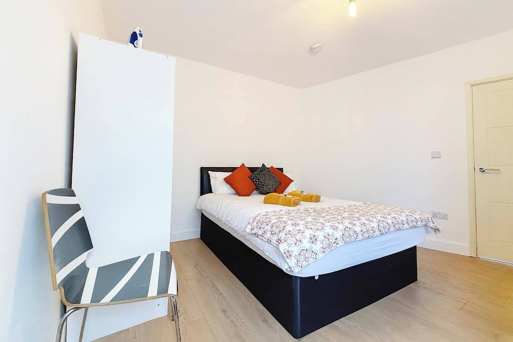 Charming High Wycombe Apartment