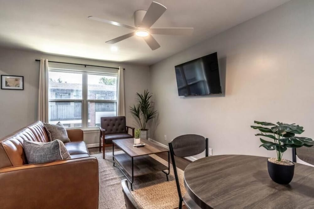 Stylish 1BR Urban Retreat