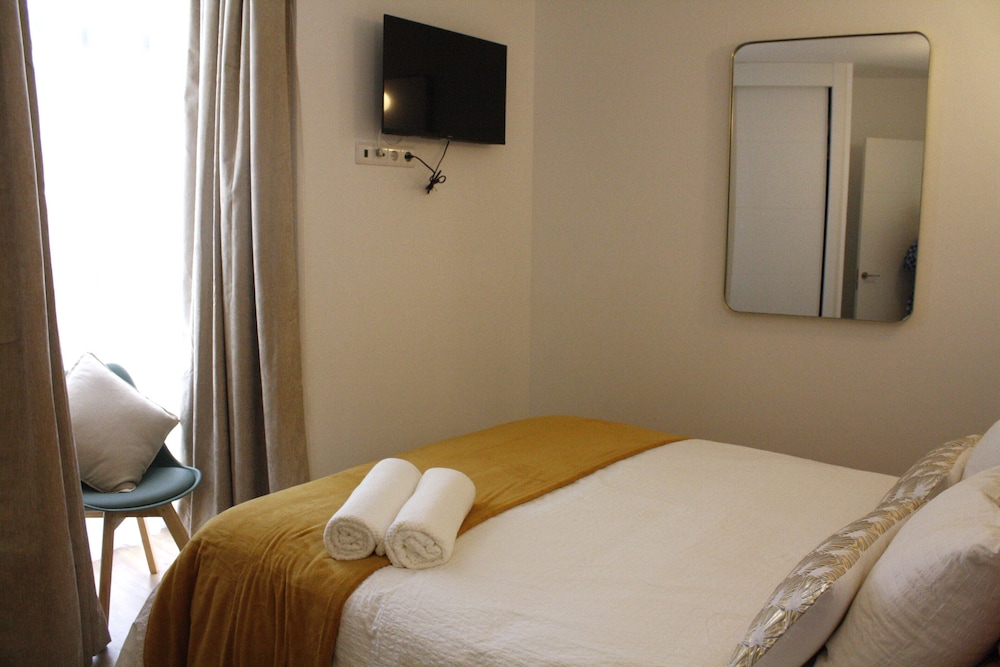 APARTAHOTEL MADRID URBAN SUITES - EDIFICIO EXCLUSIVO - 7 Apartments Boutique Full Equiped