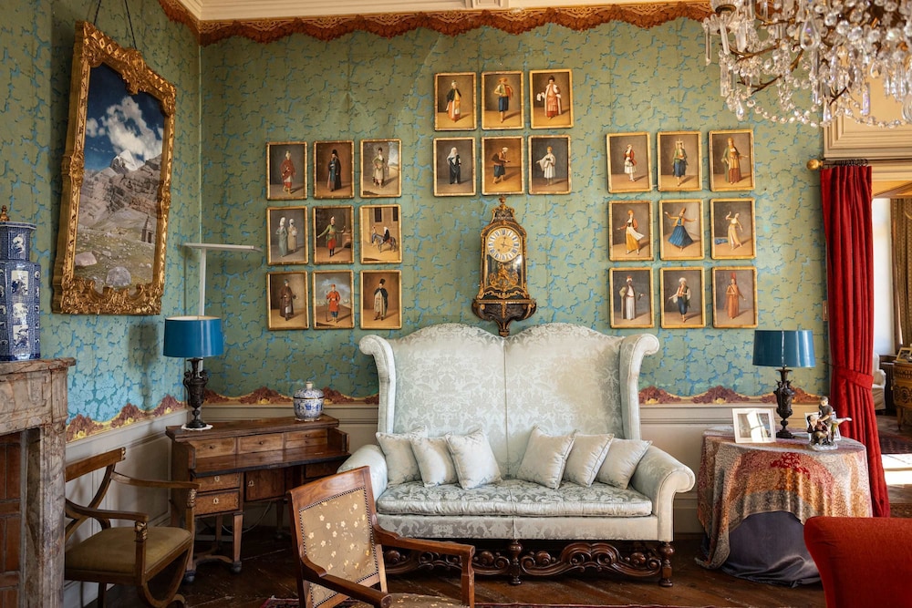 18th Century Ch Teau With Stunning Pool Gardens