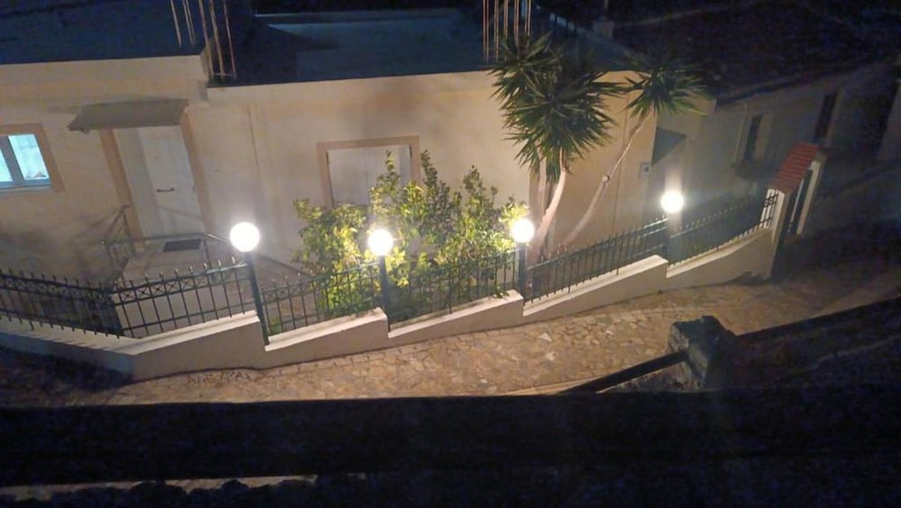 Melina Dream House Retreat at Akoumia