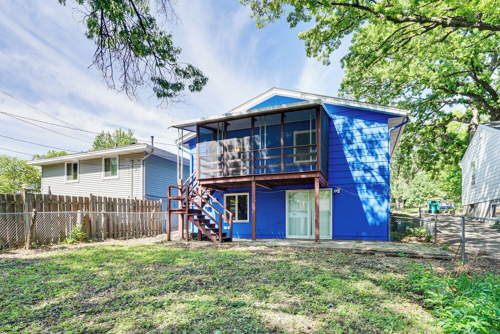 8 Mi to Central Minneapolis: Modern Home w/ Yard