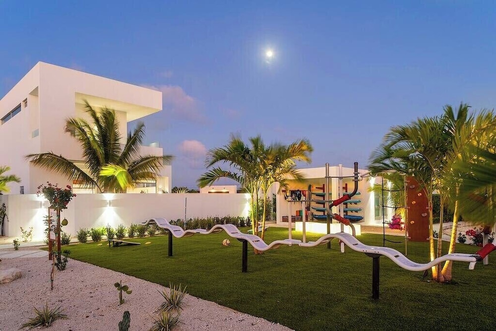 Seaside Family Vacation Villa, Hotel Amenities v2