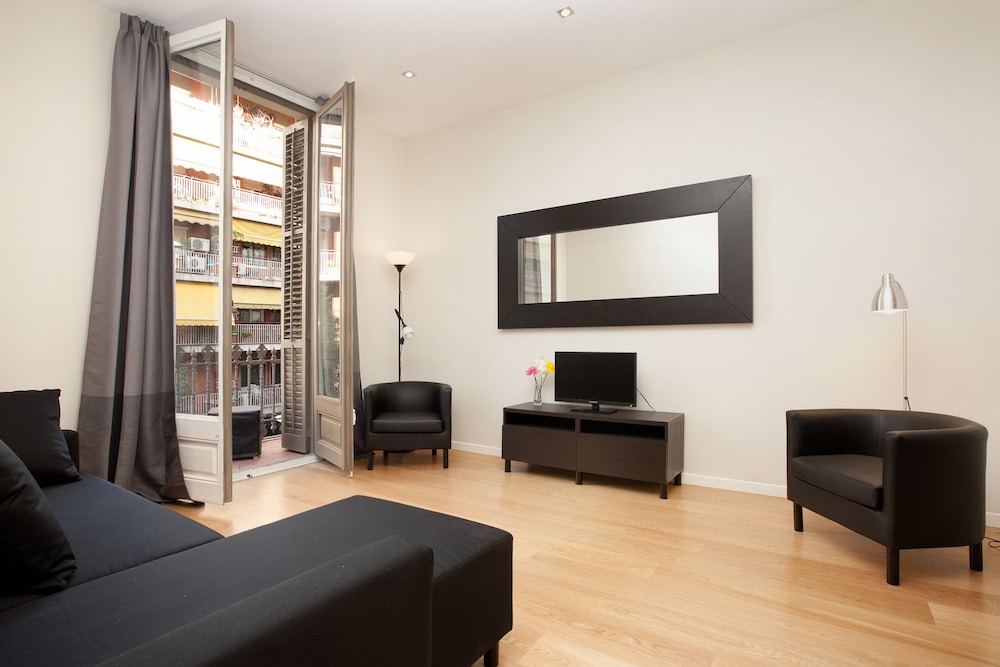 Spacious and Modern Apartment photo 1