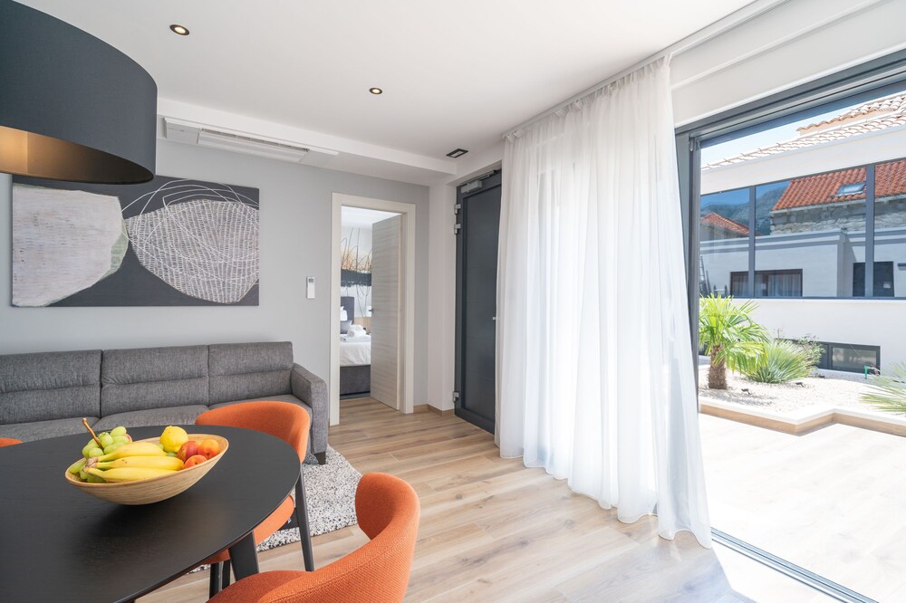 Apartments Villa Royale