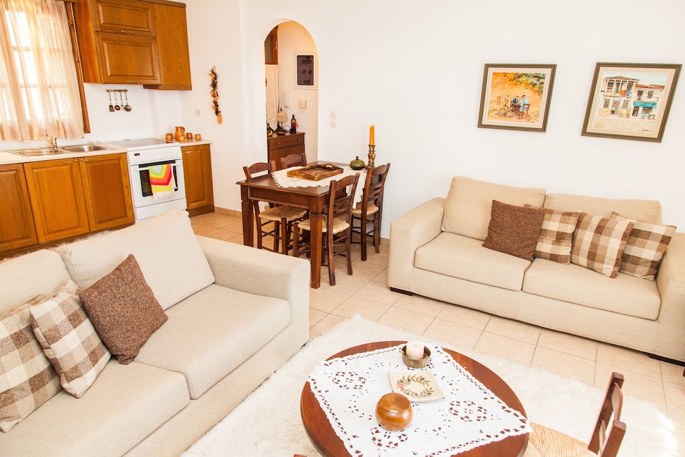 Arachova's Hilltop Delight Apartment view 4