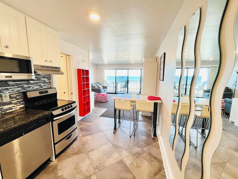 Edgewater House 213