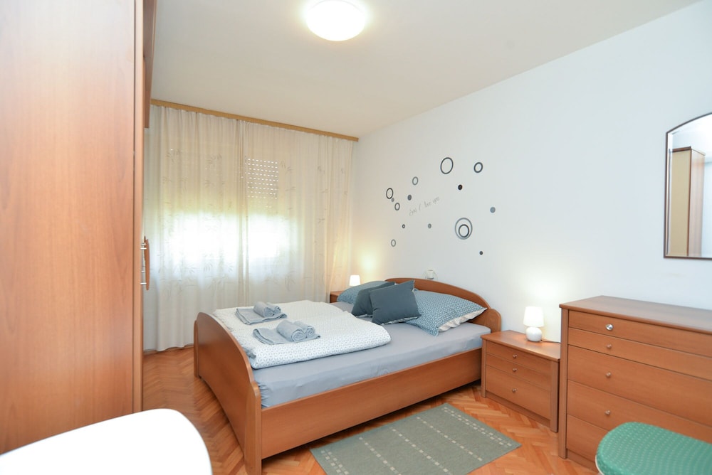Apartment 1905 view 3