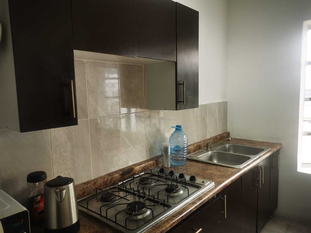 ROOMS & SUITES
